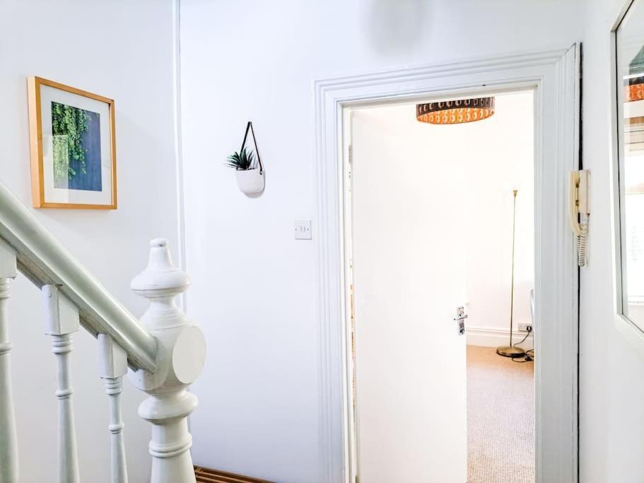 Appartement 3 Bed Flat Near To Cardiff And Cardiff Bay Extérieur photo