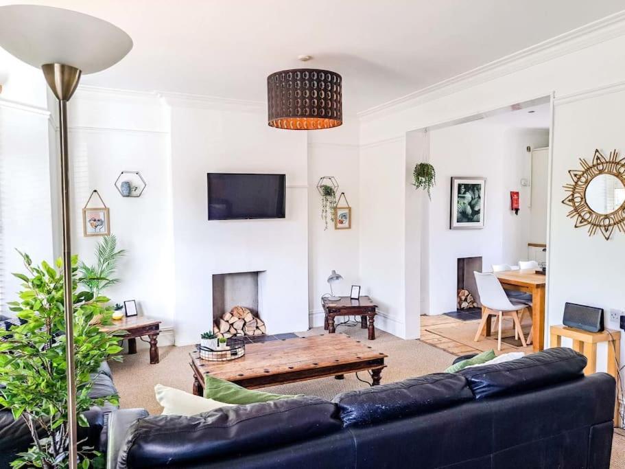 Appartement 3 Bed Flat Near To Cardiff And Cardiff Bay Extérieur photo